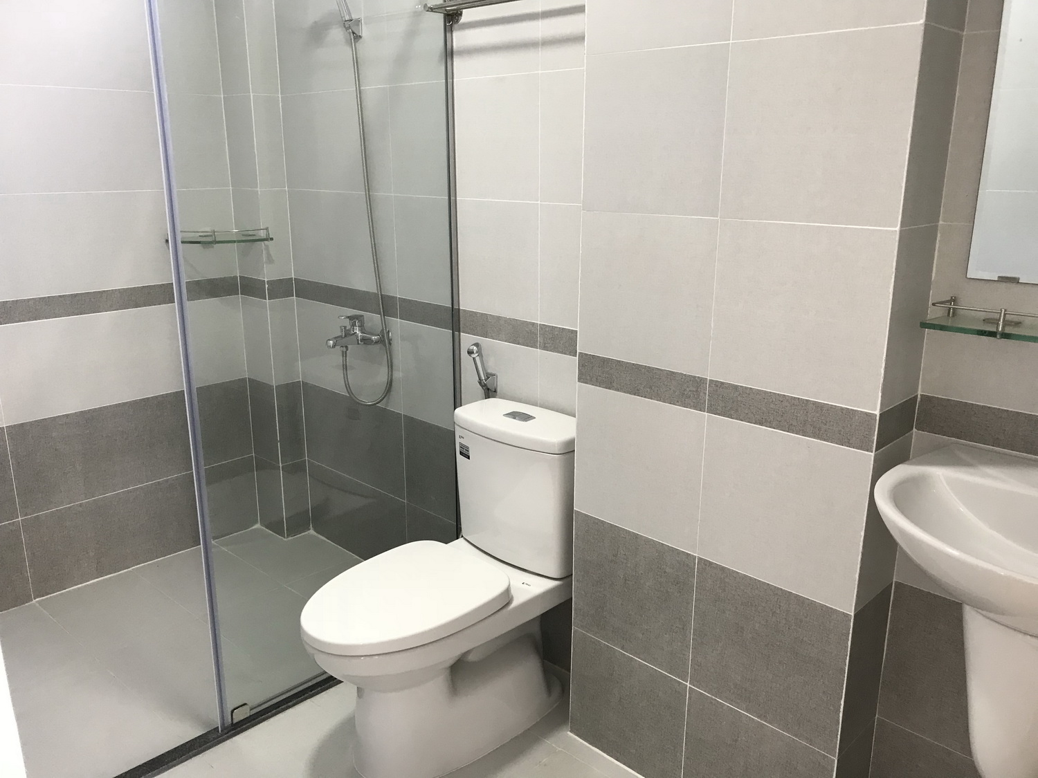 Bán nhà Phan Đăng Lưu, Quận Phú Nhuận tuyệt phẩm 4 lầu t.kế tuyệt đẹp hẻm ôtô 7 chỗ vào tận nhà